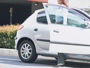大阪で格安にて車を借りることができる